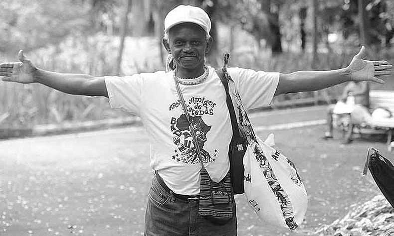 Sabe quem faria aniversário hoje?
Moa do Katendê.
Nem perdão, nem esquecimento.