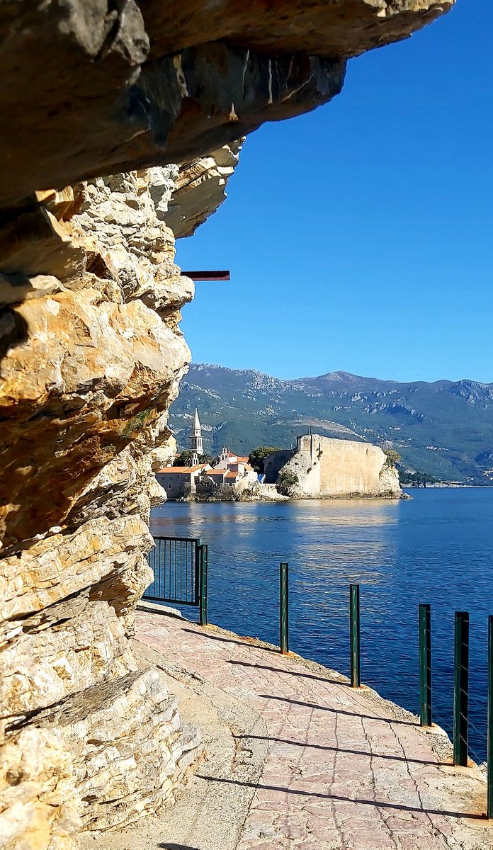 Lulame17's tweet photo. Evo vam još malo lepote 😍... da bar na kratko skrenete misli sa crnih vesti. #BU2 🍁🌊🍂☀️ https://t.co/ofPQJjw0YR