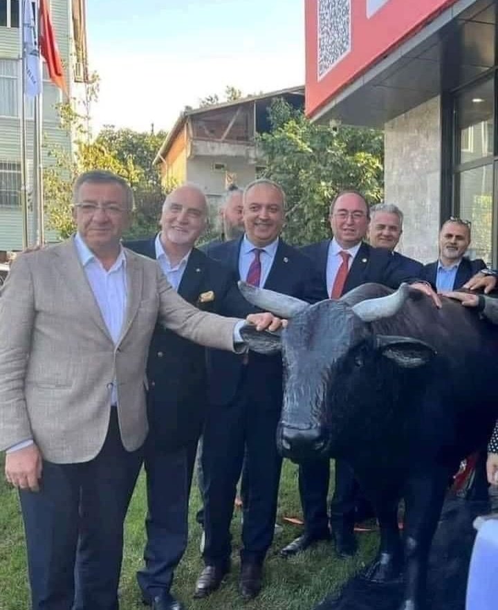 FuNDaaMeNTaLiST's tweet photo. Erdoğan'ın siyasi rakipleri de boş durmuyor. https://t.co/6JUXghNmlZ