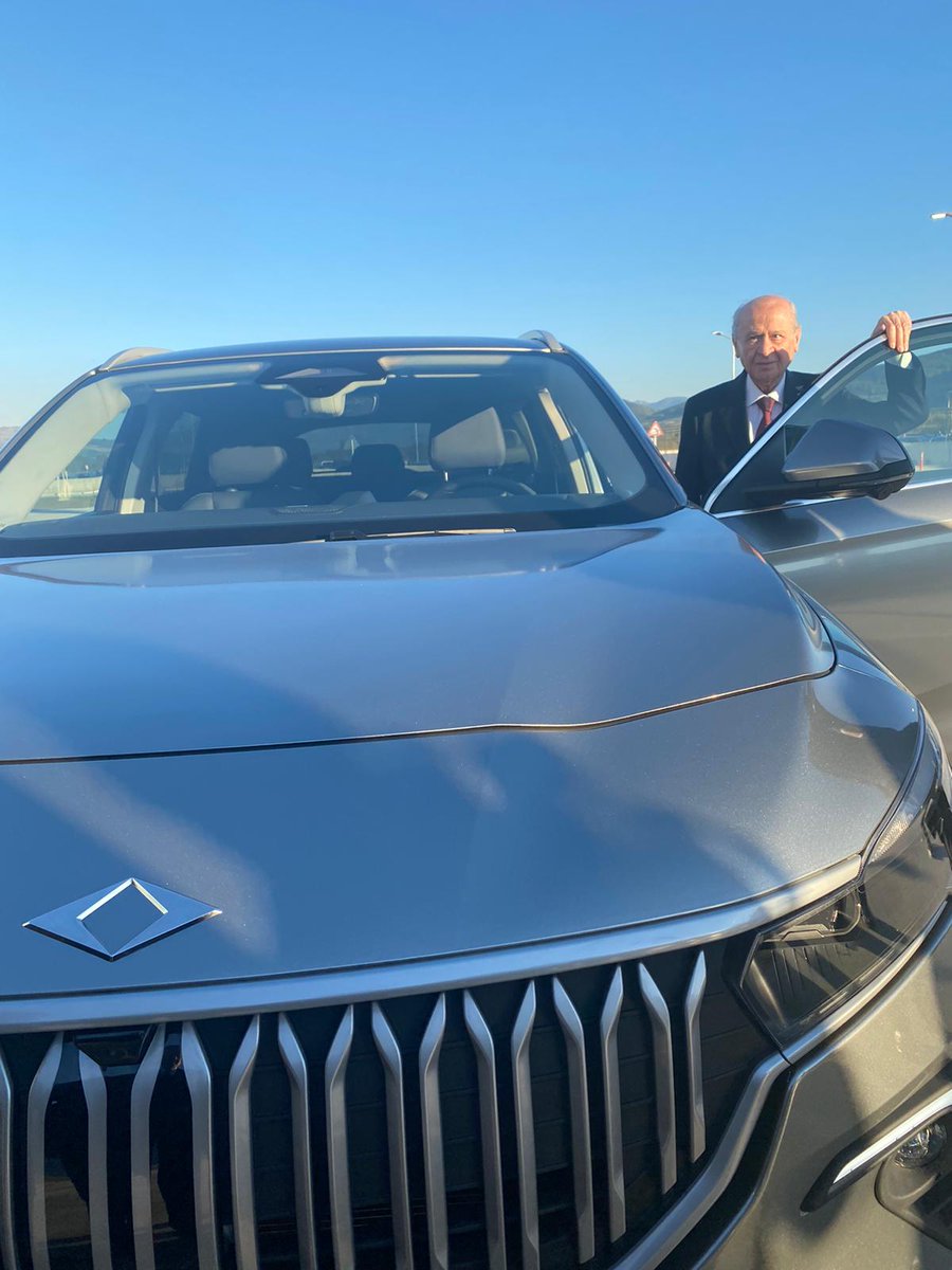 avozturkugur's tweet photo. Genel Başkanımız Sayın Devlet Bahçeli, TOGG Gemlik Kampüs Açılış Töreninde TOGG Otomobiliyle https://t.co/inniEps4Hq