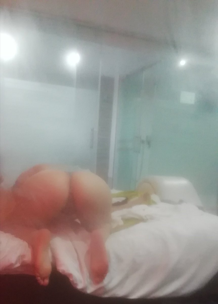 SantiiCaro29's tweet photo. El deseo y las ganas pueden más que cualquier otra cosa cuando disfrutas plenamente de esa persona 🔥 #parejahot #hotwife #trios
Les gusta 🍑? Les gustaría probarlo 🍑? https://t.co/artLej8ySg
