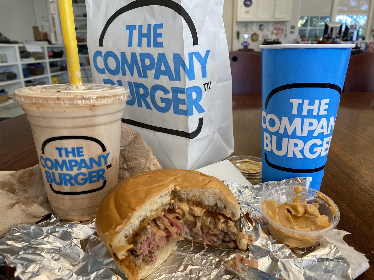swagnerv's tweet photo. Uptown Eatery
Freret’s Company Burger
Great Food &amp; Service
#Nola_Haiku 

#EatLocal #Uptown #freretstreet @CompanyBurger #Nola #GoodEats #Burger #Haiku #lunchtime https://t.co/DodoaQuw8r