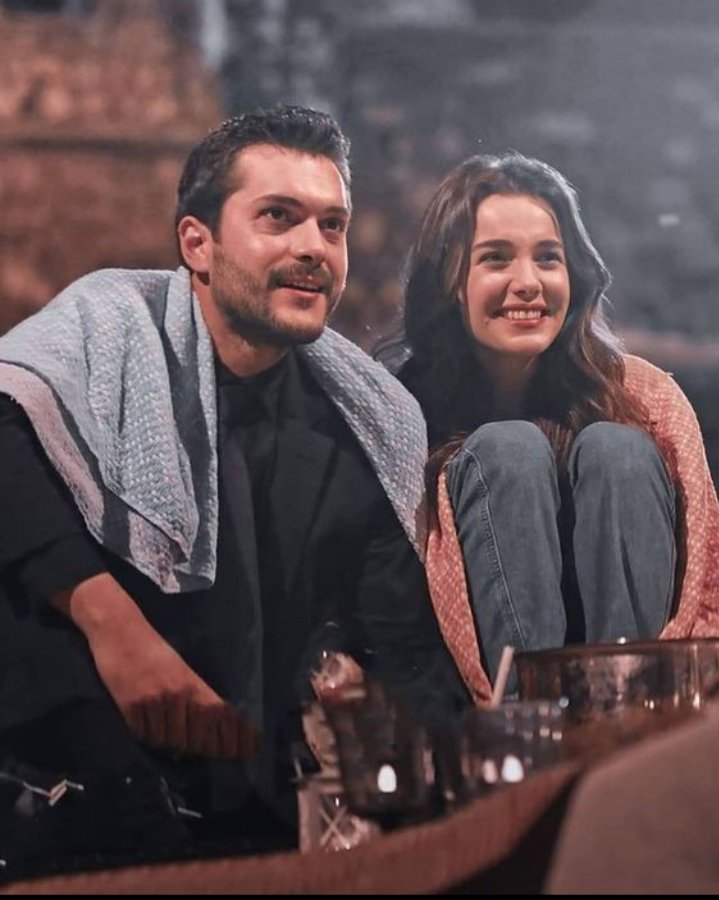 dokunmaoraye's tweet photo. top 4 dizi zevkimiz ne kadar benziyoorr?
akgün ve yağmur #AkMur (40p)
sadi ve songül #SadGül (30p)
hakan ve melis #HakMel (15p)
nefes ve tahir #NefTah (15p) https://t.co/C2uVXnhPvW