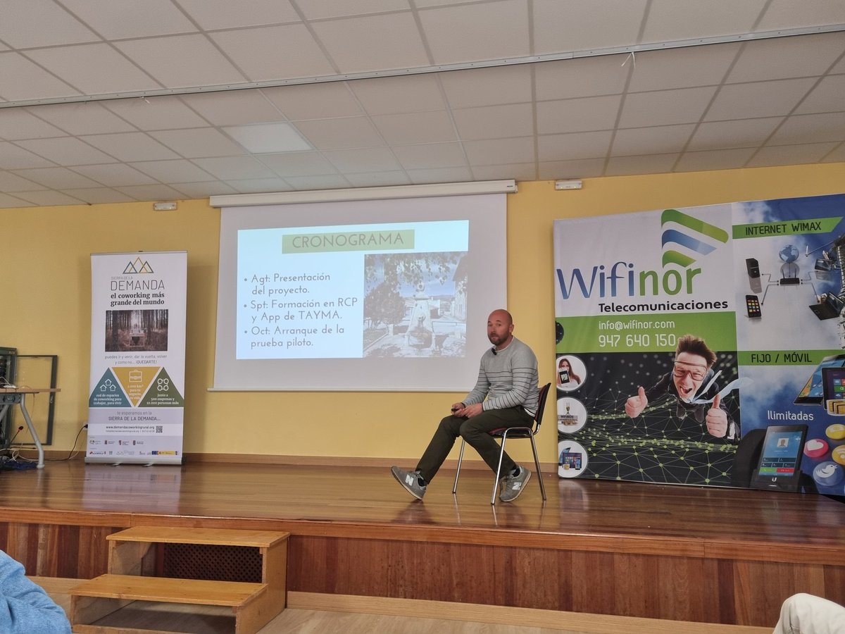 javioreto's tweet image. Estupenda jornada hablando de #emprendimiento rural en #Atapuerca de la mano de @fundacionO2, donde @garnaizd92 y yo hemos podido compartir nuestros avances con #SmartEnergyApp y conocer grandes proyectos.