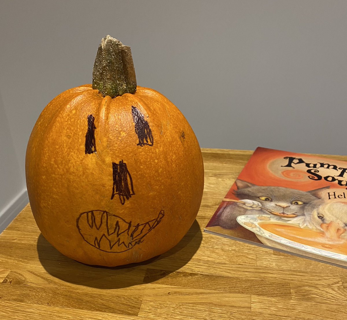 Holly’s own design for carving out our pumpkin!🎃 She has done a great job drawing this herself - creativity of a nearly 4 year old. 👻 #RTA #BeingMe