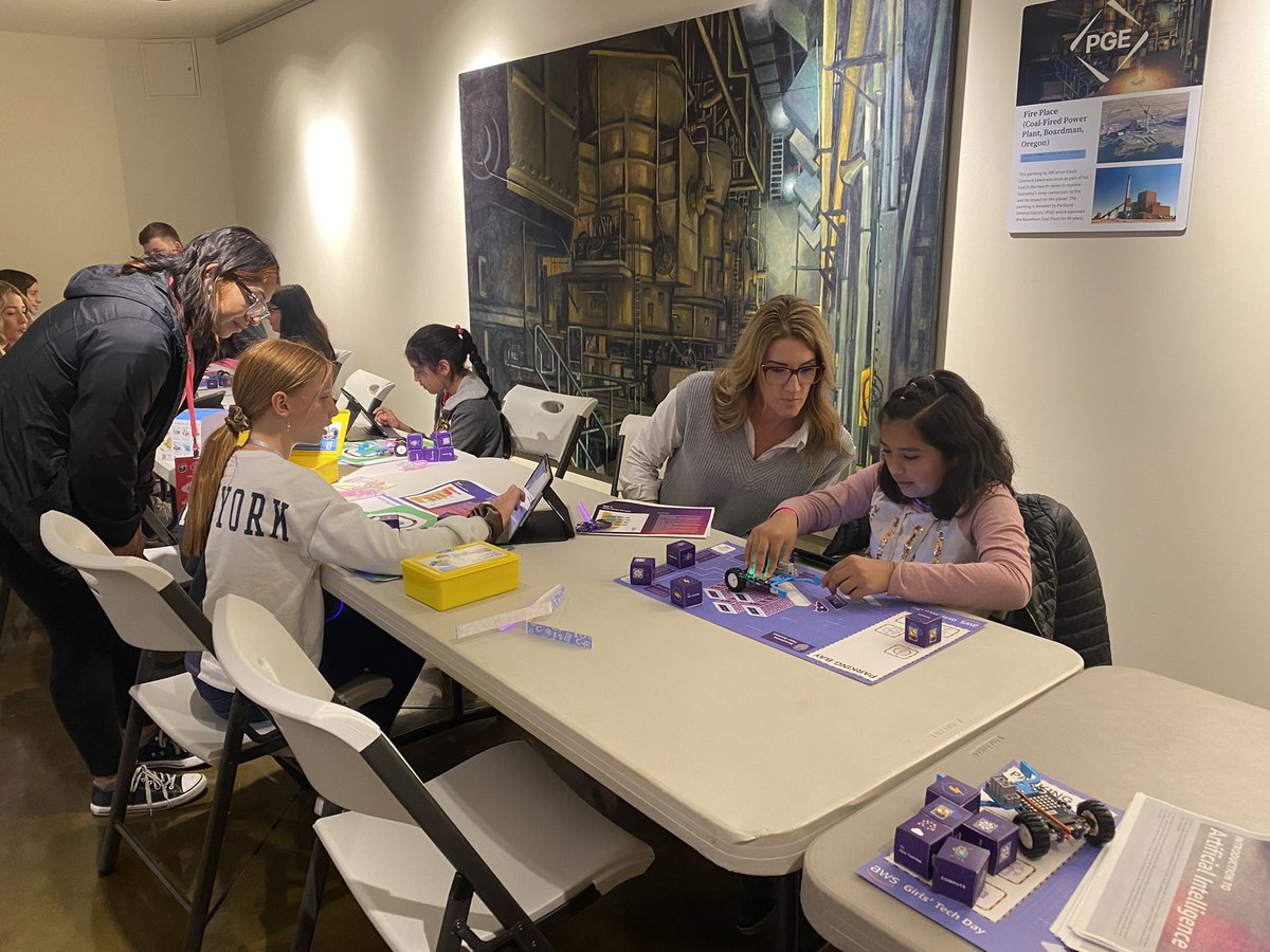 SuptMooney's tweet image. So blessed to visit Girls Tech Day today.  Thank you AWS for your investment in our kids.  #awsgirlstechday #FutureFocused