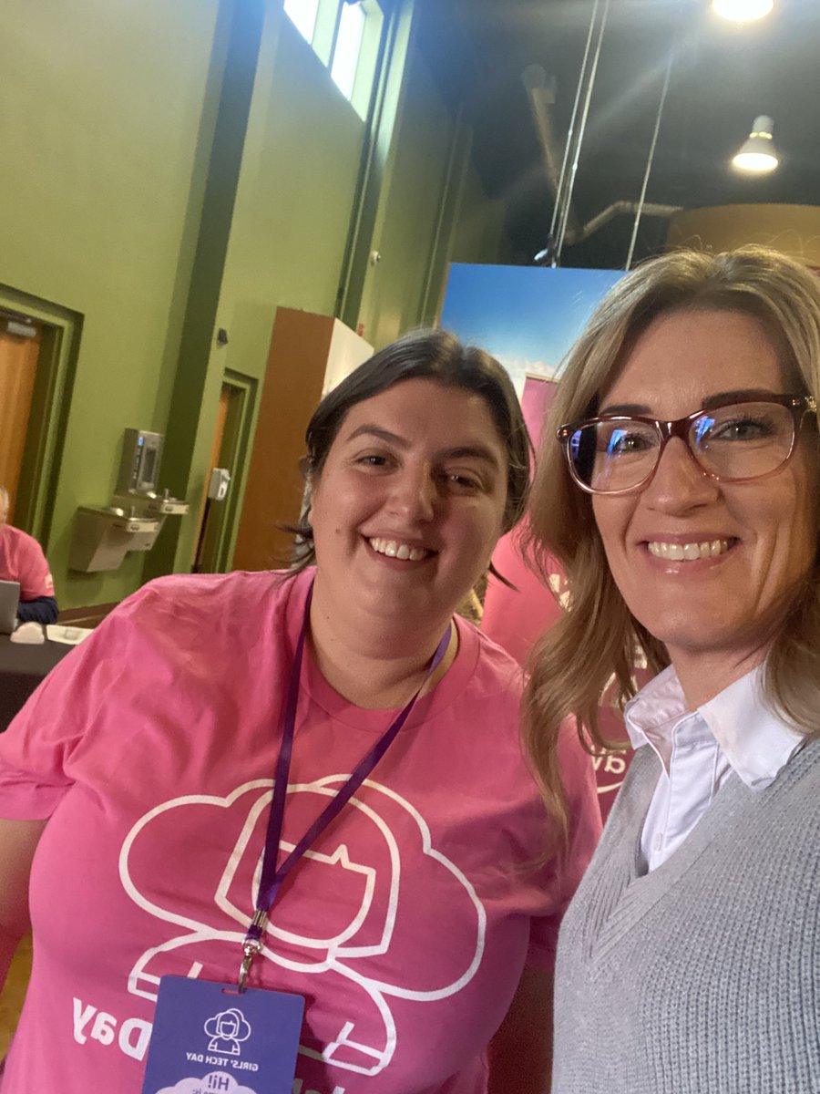 SuptMooney's tweet image. So blessed to visit Girls Tech Day today.  Thank you AWS for your investment in our kids.  #awsgirlstechday #FutureFocused