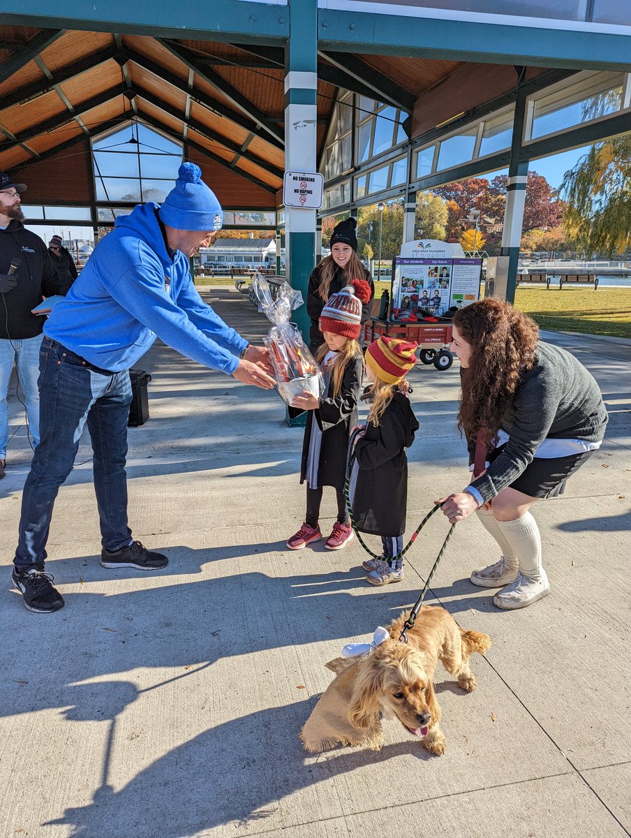 NEXTNiagara's tweet photo. Great turnout at this morning's Spooktacular parade in #PortDalhousie with @NiagaraDogTrain in support of @efnniagara!
Pictured below is #NextNiagara Chair, Alexis, handing out candy to some trick-or-treaters in attendance. https://t.co/8lRm756yeq