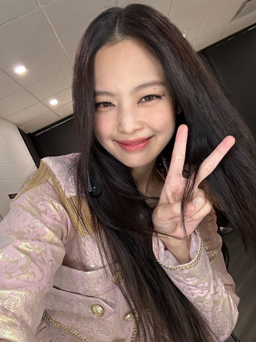 jennie tweet media
