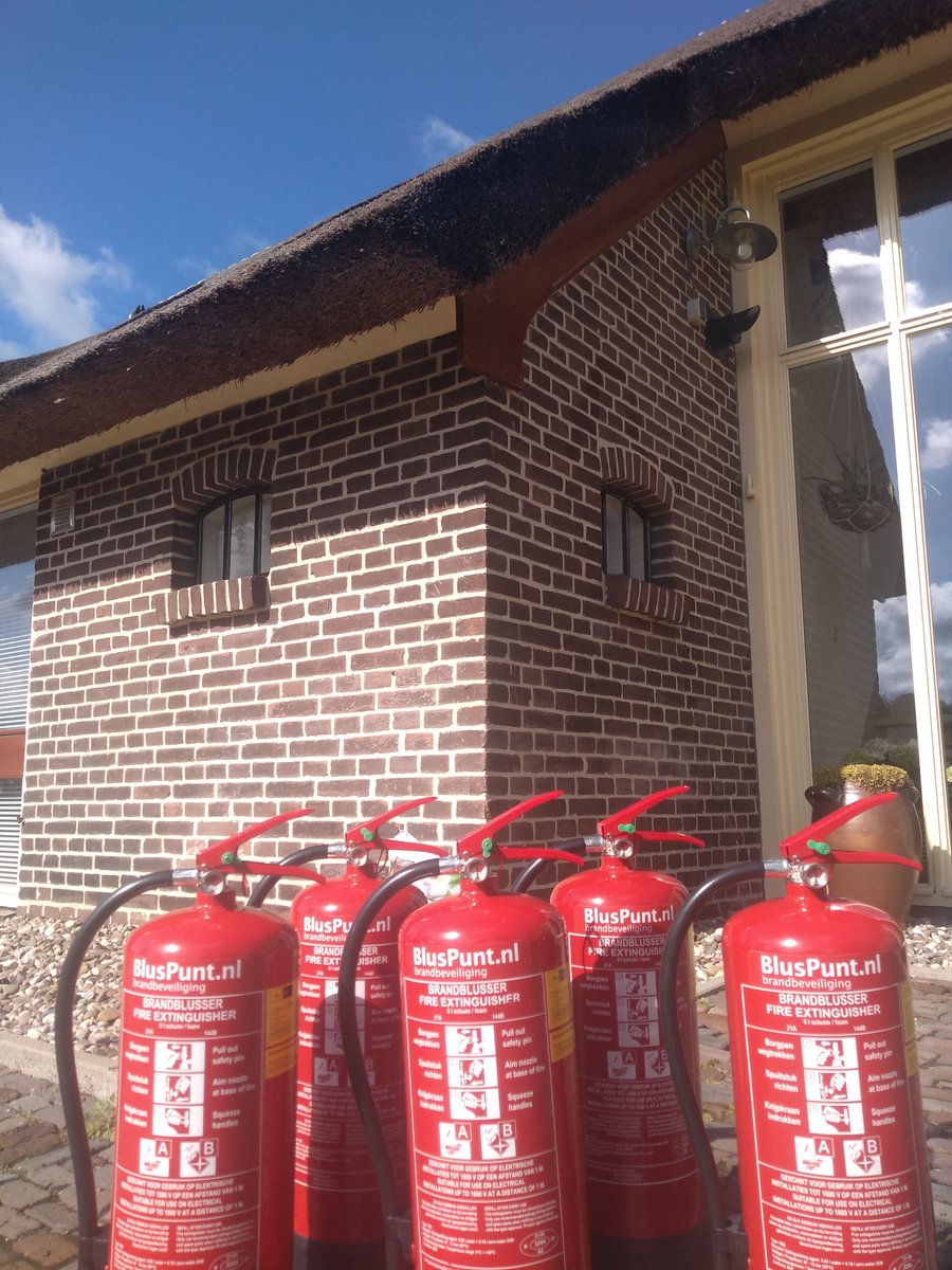sprayblussers's tweet photo. Op zoek naar de #goedkoopste brandblusser #voorthuis in #Hoogeveen #Assen #Emmen of andere #woonplaats in #Drenthe of nabije #Provincie ? Check > https://t.co/8Mum1mgDqs https://t.co/RPZs5efJGB