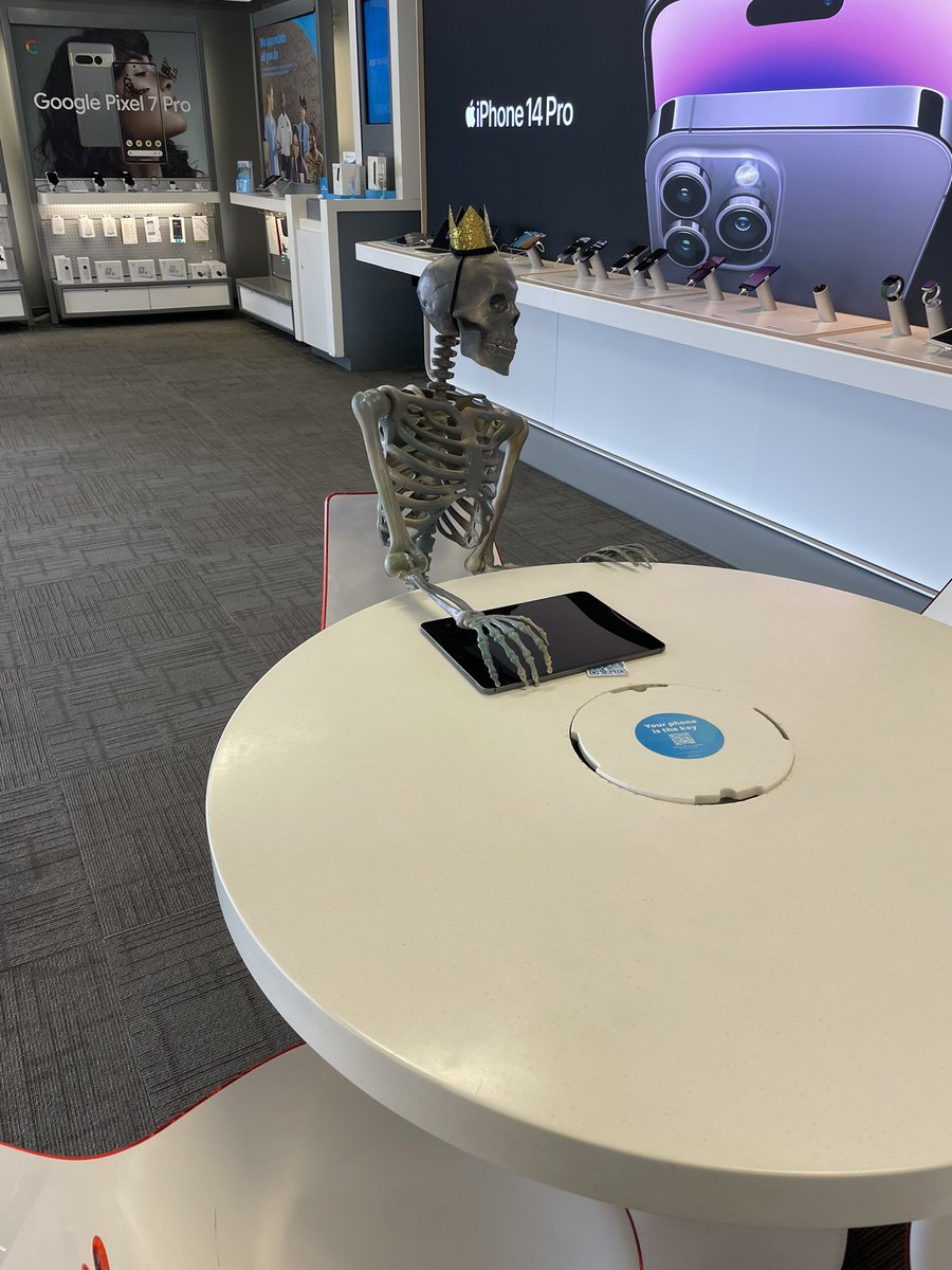 Reggie learning how to drive the iPad, Ethan has been so patient with him today! <a href="/AlyssaMoore_12/">Alyssa Moore</a> <a href="/NickTalick/">Nick Talick</a> <a href="/KattiaS_Ramirez/">Kattia S. Ramirez</a> <a href="/LifeAtATT/">Life at AT&T</a>