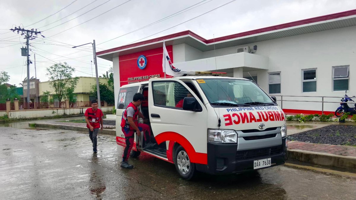 philredcross's tweet photo. In #Sorsogon, our PRC Sorsogon Chapter established a First Aid Station and Welfare Desk at Matnog Covered Court to cater to stranded individuals and evacuees in the area.

Our RDANA Team was also deployed to affected areas to conduct an assessment.

#PHRedCrossCares https://t.co/h6cdrPcHlU