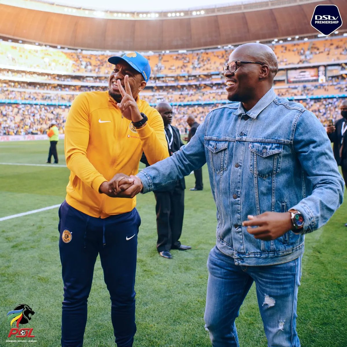 BabizeBonke_ZA's tweet photo. A perfect match day requires some perfect moments 👌

Sydney had his #MyPerfectMatchDayExperience with his favorite team @KaizerChiefs
taking home the #SowetoDerby bragging rights ⚽️ 😃

Dankie @DStv Rewards ! https://t.co/ku1DKYNwVT