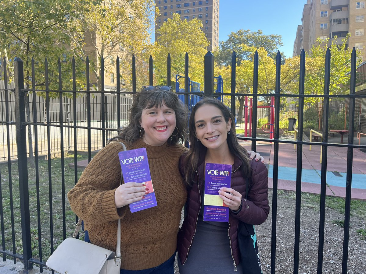 aaroninbrooklyn's tweet photo. #NY it’s a beautiful day to #earlyvote for @GovKathyHochul on the @NYWFP line

Proud to be represented in the #NYS legislature by @EmilyAssembly and @JuliaCarmel__ - 💪North Brooklyn and @WorkingFamilies champions 💪

🔻Head to https://t.co/I99zCJeCHB 2 find ur polling place!🔺 https://t.co/K1ElJmaeKn