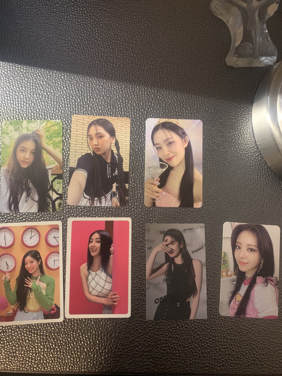AlineKpopGroup's tweet photo. WTT

Trading: 
Danielle and Hyein from new jeans
Jihyo and Dahyun from twice
Ryujin and Yuna from Itzy

Looking for:
Any yeji or Haerin photocard.
Or Minji from the new jeans ver https://t.co/CZHald5mzG