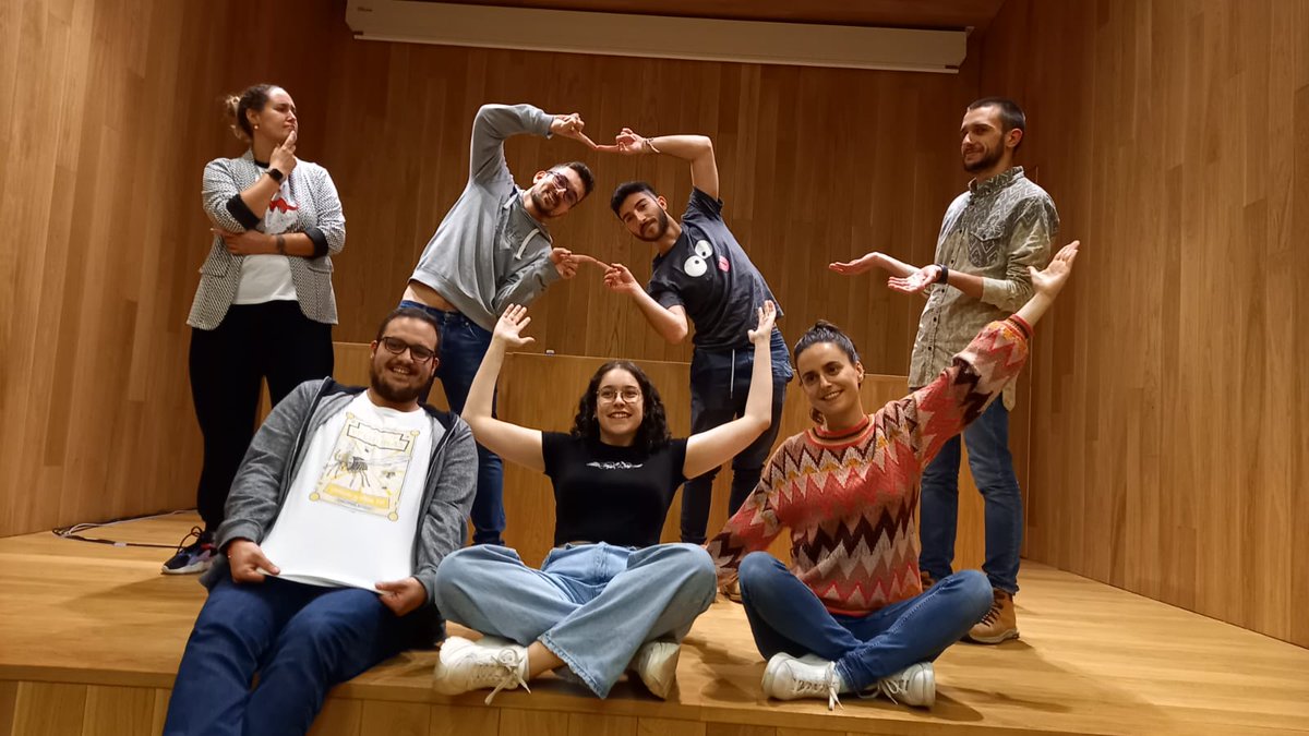 CienciaCalidade's tweet photo. Estamos estamos contentísimas coa xente desta primeira edición 💙

Sen ningunha dúbida van facelo xenial!! https://t.co/WK4eHAj9vc