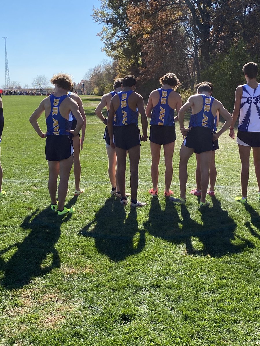 RGriff372's tweet photo. Good Luck Braves Cross County at regionals. #BeBRAVE #RUNBRAVE https://t.co/iUNBcNfhlS