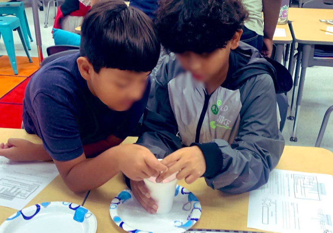 MsWilkinson4th's tweet photo. Room 215 created Ghost Slime using their knowledge of mixtures 👻 We discovered how a mixture can act as both a solid and a liquid. #OneWaverley https://t.co/PJxhhrYHcV
