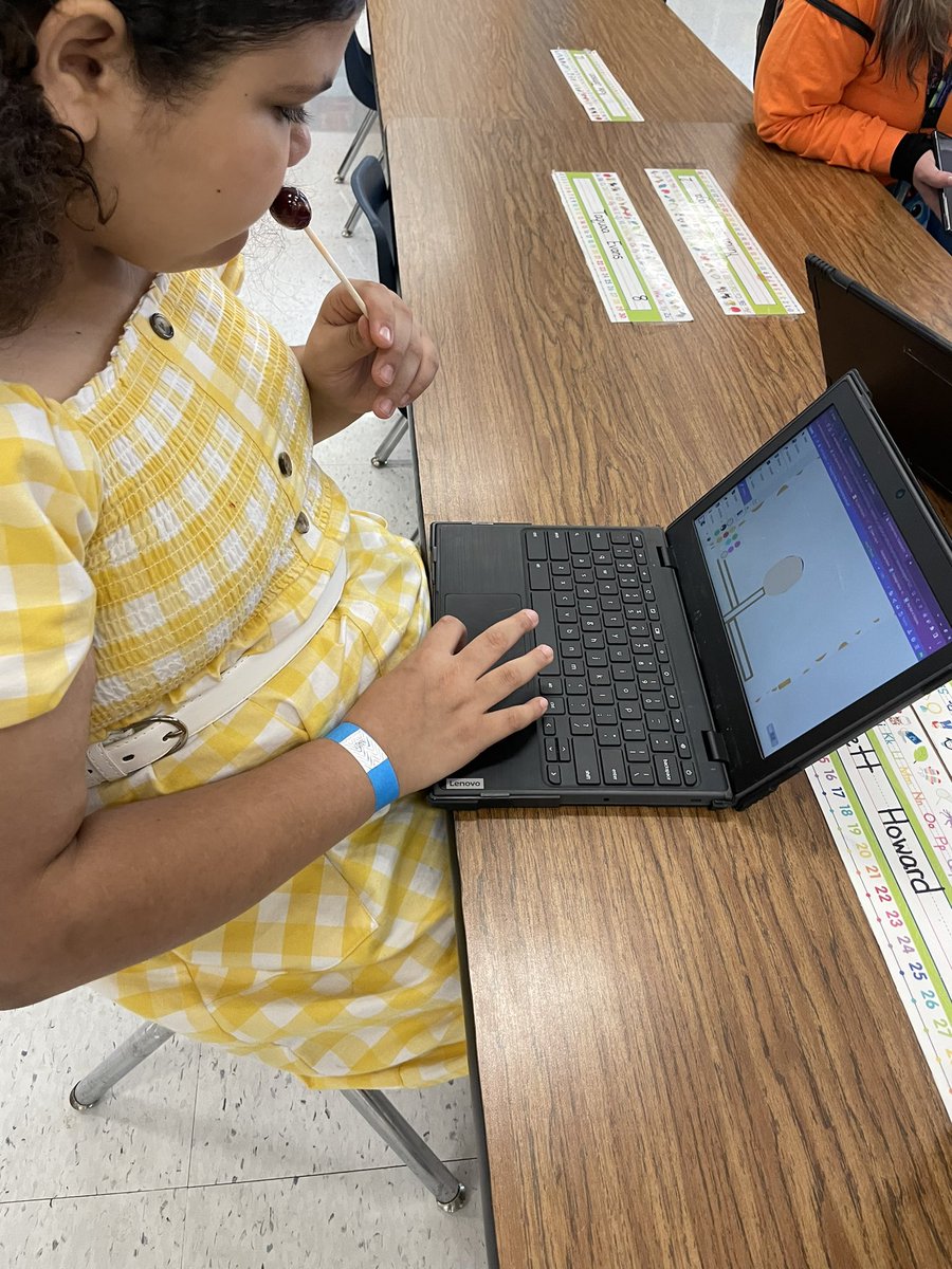 TwistedinTech's tweet photo. Being the Techy witch today @GroveElementary. We read The Scarecrow and then made our own scarecrows on @KamiApp! https://t.co/TBoYCcuM9x