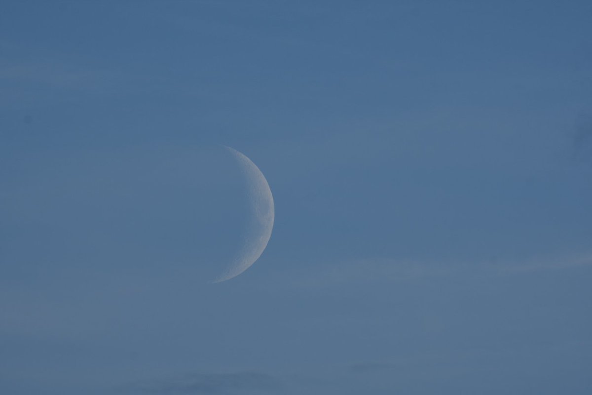 jonesy1007's tweet photo. Shooting the 22% lit moon and was #Photobombed by flight @airfrance #AF348 heading to Montreal from Paris. it was approx 50 miles away, and so nearly made a transit. 
#moon #luna #astronomy #a350 #avgeeks #MoonHour @ThePhotoHour https://t.co/8l1Z4qaNEt