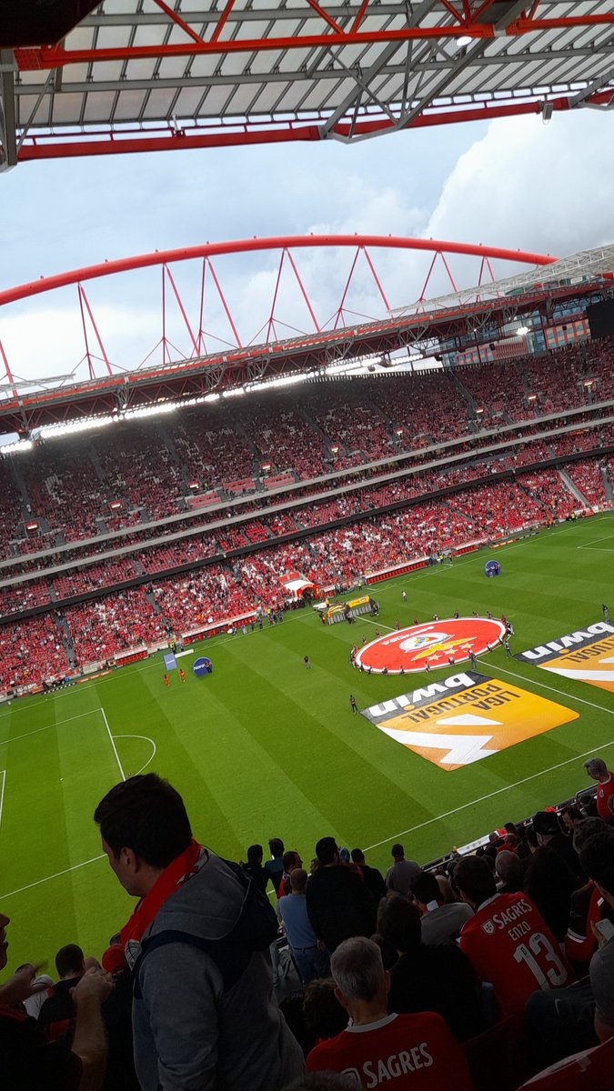 "Que lindo é vermelho e branco"🔴⚪
