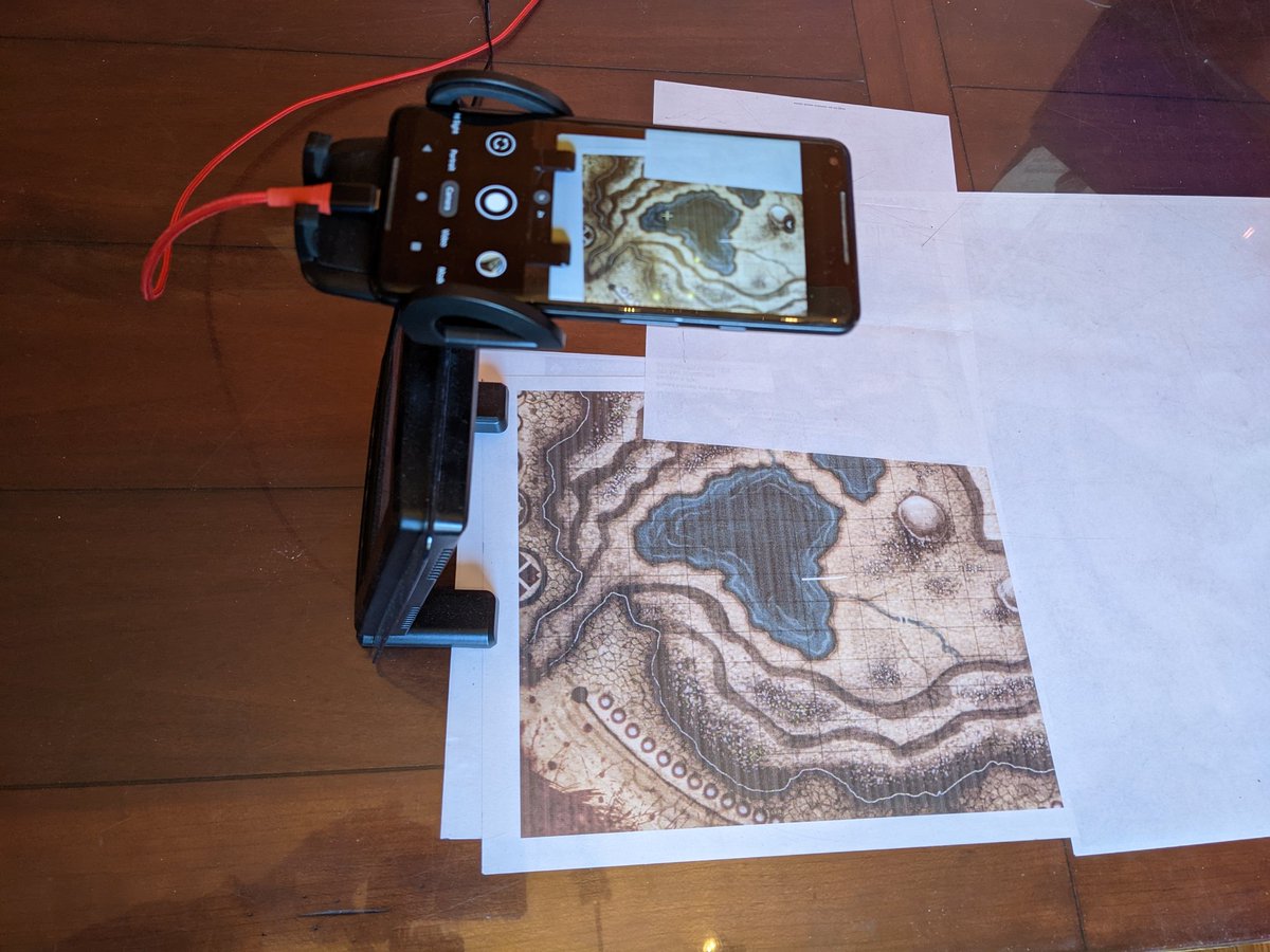 New setup for sharing maps with remote players in my D&amp;D campaign. (Recognize the setting?)
