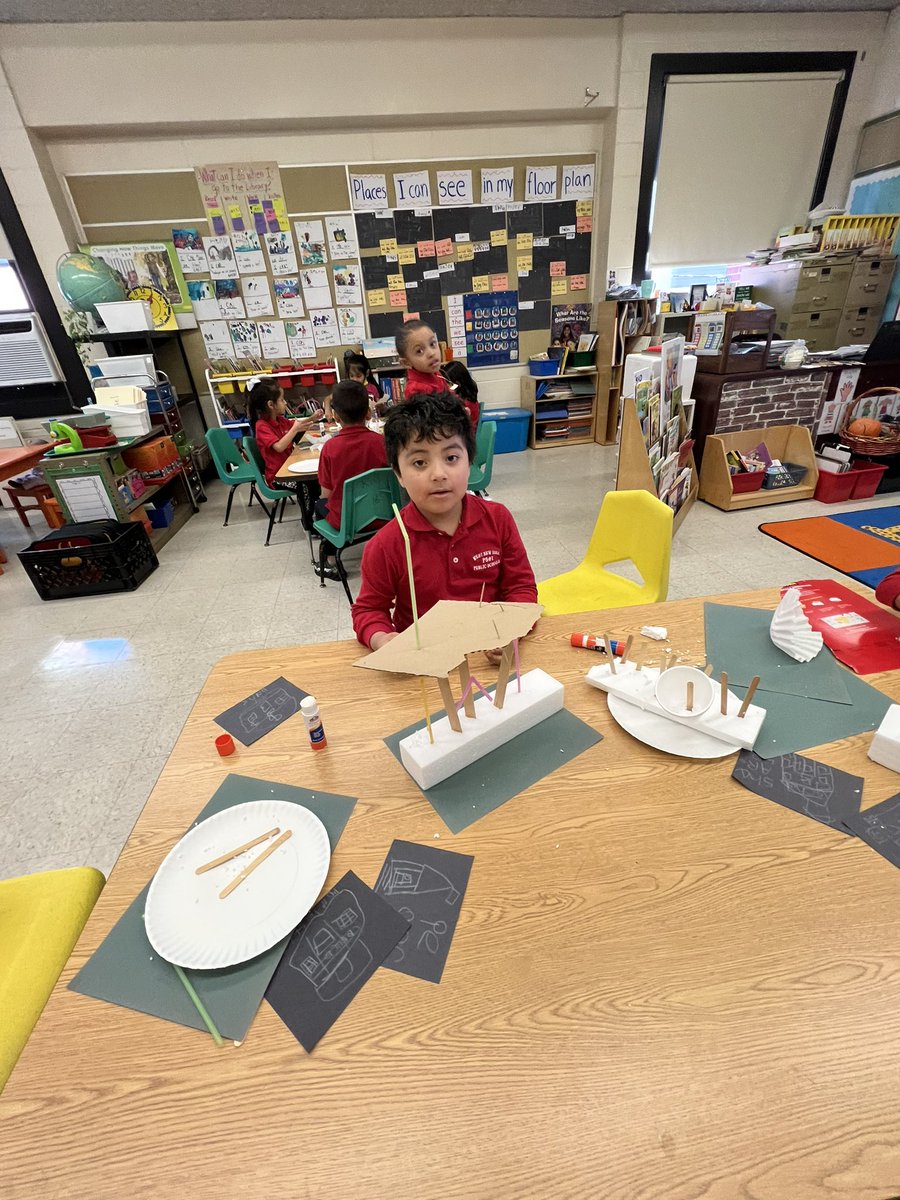 LoKBilingual's tweet photo. A full week talking about Architecture. After discussing, learning and exploring different materials, students made their building blueprint and even created a building model on their own! https://t.co/sHeOksOiFY