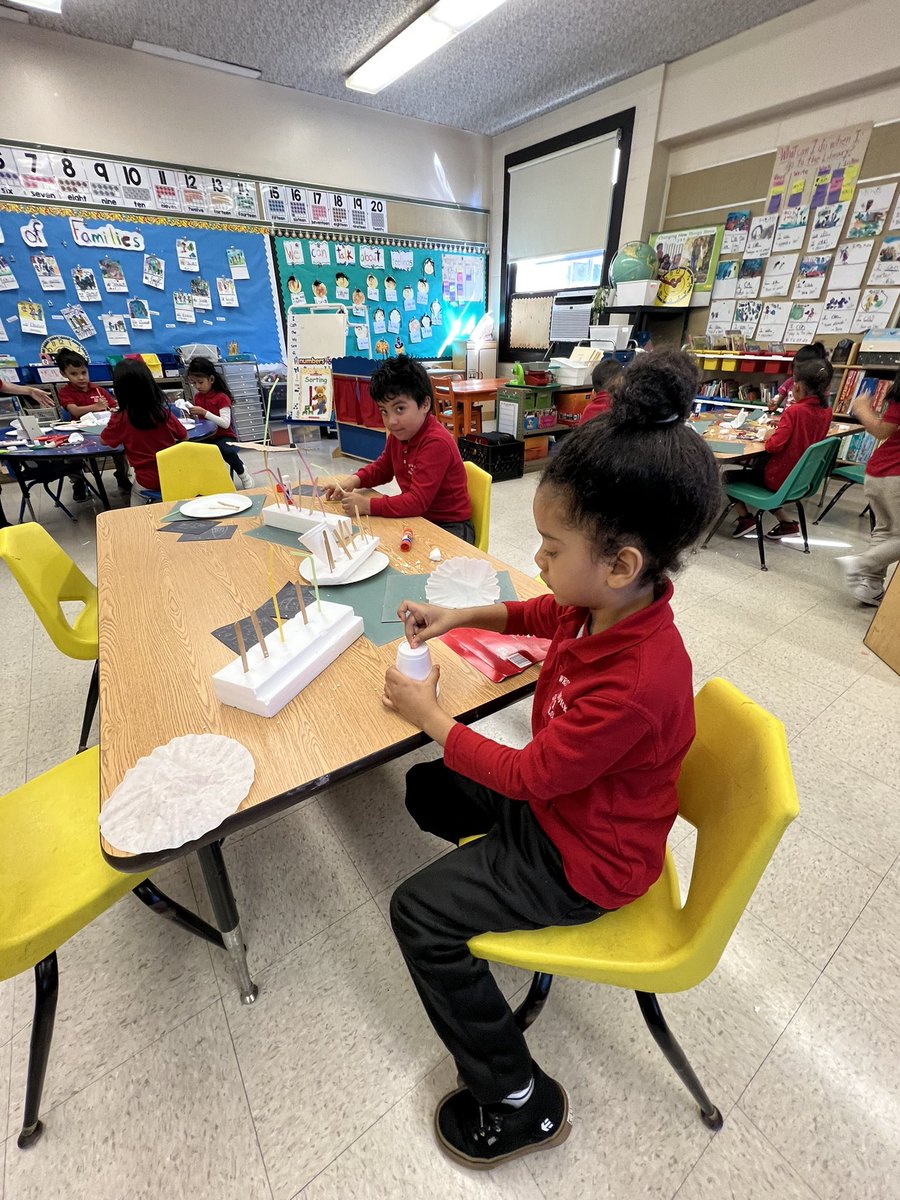 LoKBilingual's tweet photo. A full week talking about Architecture. After discussing, learning and exploring different materials, students made their building blueprint and even created a building model on their own! https://t.co/sHeOksOiFY