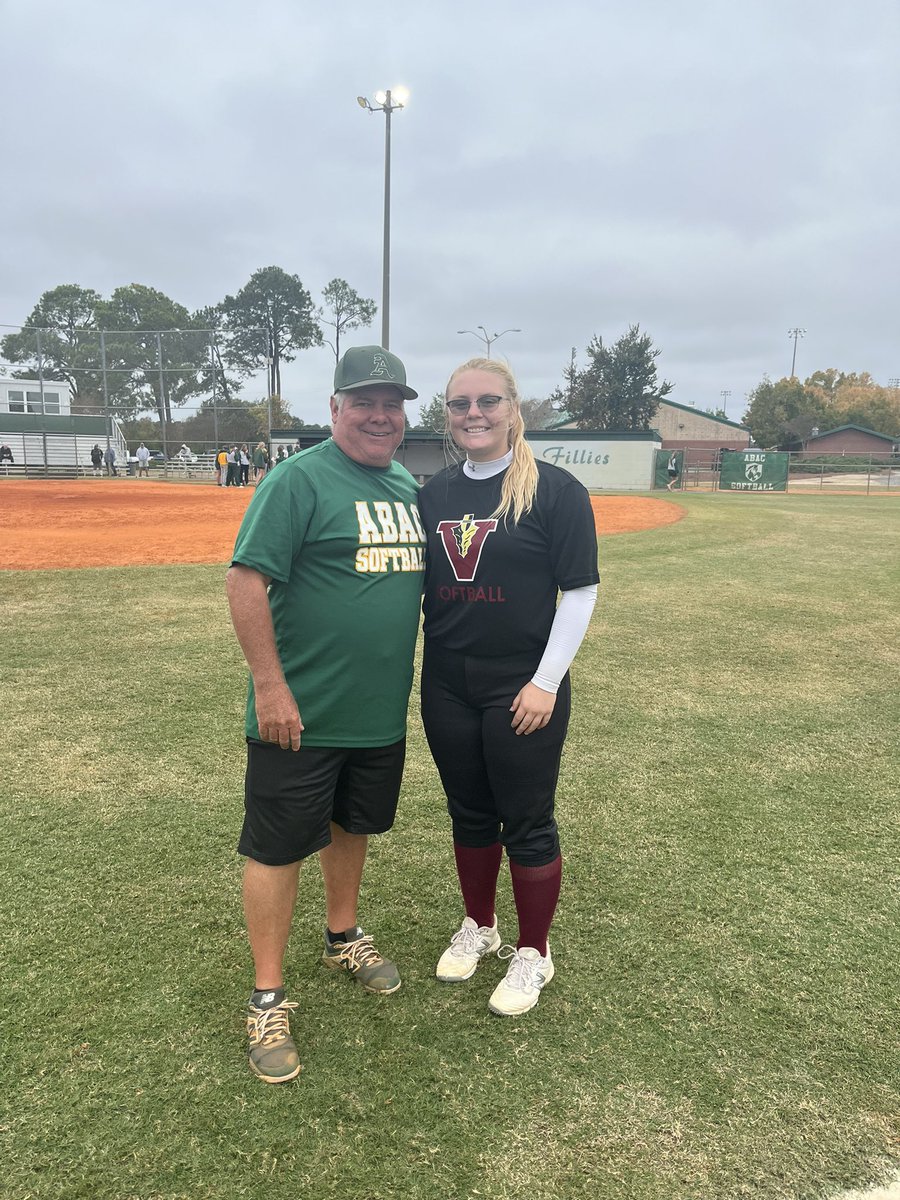 Emma Humphrey tweet media