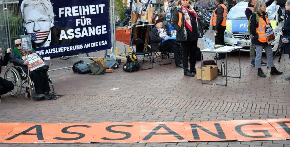⏳Mahnwache via @Hamburg4Assange ⏳ Mahnwache für Julian #Assange #Hamburg #Altona. Wo? Ottensener Hauptstraße / Hahnenkamp Wann? Mittwoch, 02.11.22 17 - 19 Uhr. #FreeAssange freeassange.eu/#veranstaltung…