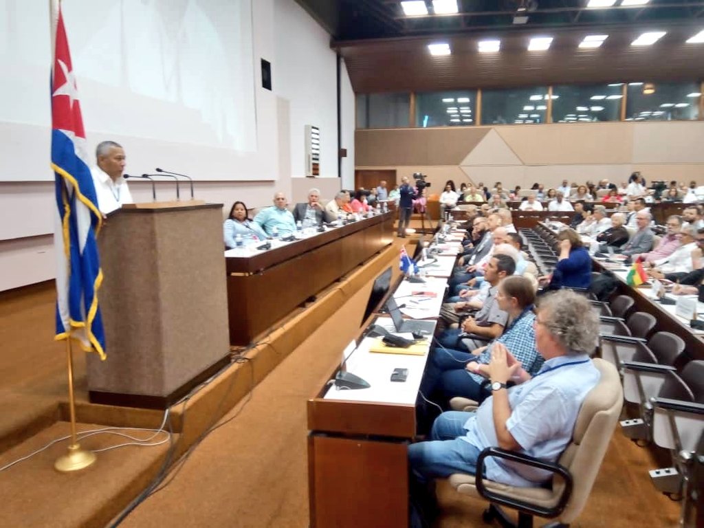 🇨🇺 | Asiste primer secretario del Comité Central del Partido Comunista de #Cuba, <a href="/DiazCanelB/">Miguel Díaz-Canel Bermúdez</a>, a la clausura de #XXIIEIPCO, que tiene lugar #AHORA en el Palacio de las Convenciones.

#MejorSinBloqueo