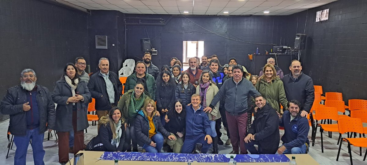 ValoresRNok's tweet photo. Hoy nos reunimos en #Bariloche con el Dip. Nac. y candidato a gobernador @ATortorielloOk. Juntos trabajaremos para que nuestra provincia tenga una verdadera opción de cambio @RaulGarciaRN @CAMBIARioNegro https://t.co/oaH9HaroqX