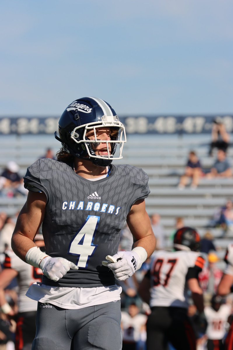 FB: Isaac TeSlaa is just the 6th charger receiver to exceed 1,000 receiving yards in a single season, at 1,015 yards. 
Congratulations Isaac!