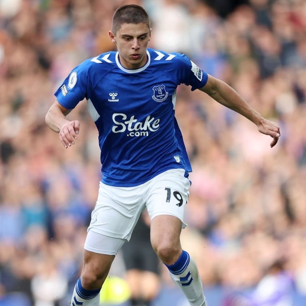 Everton_Extra's tweet photo. Our best player by an absolute country mile tonight. 🇺🇦 https://t.co/Pcel4GF3Tu