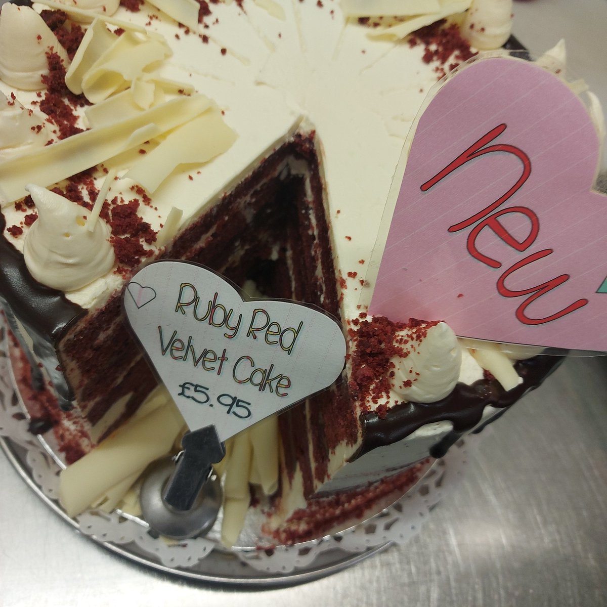 sam_baked's tweet photo. 😍💗👻🍰😍💗👻🍰😍💗👻🍰Happy Halloween 🎃
New Cakes @AtTheTavernn 💗
Ruby Red Velvet &amp; Hocus Pocus
and Traybakes Galore 💗 @JosephHolt1849 @BAKO_NW @DawnFoodsUK 
@CSMIngredients
Great Ingredients makes Great Cake
#CakeAway staySafe Eat Cake x
🍰👻🎃👻🍰🎃💗👻🍰🎃👻🍰 https://t.co/eXafa04rjX