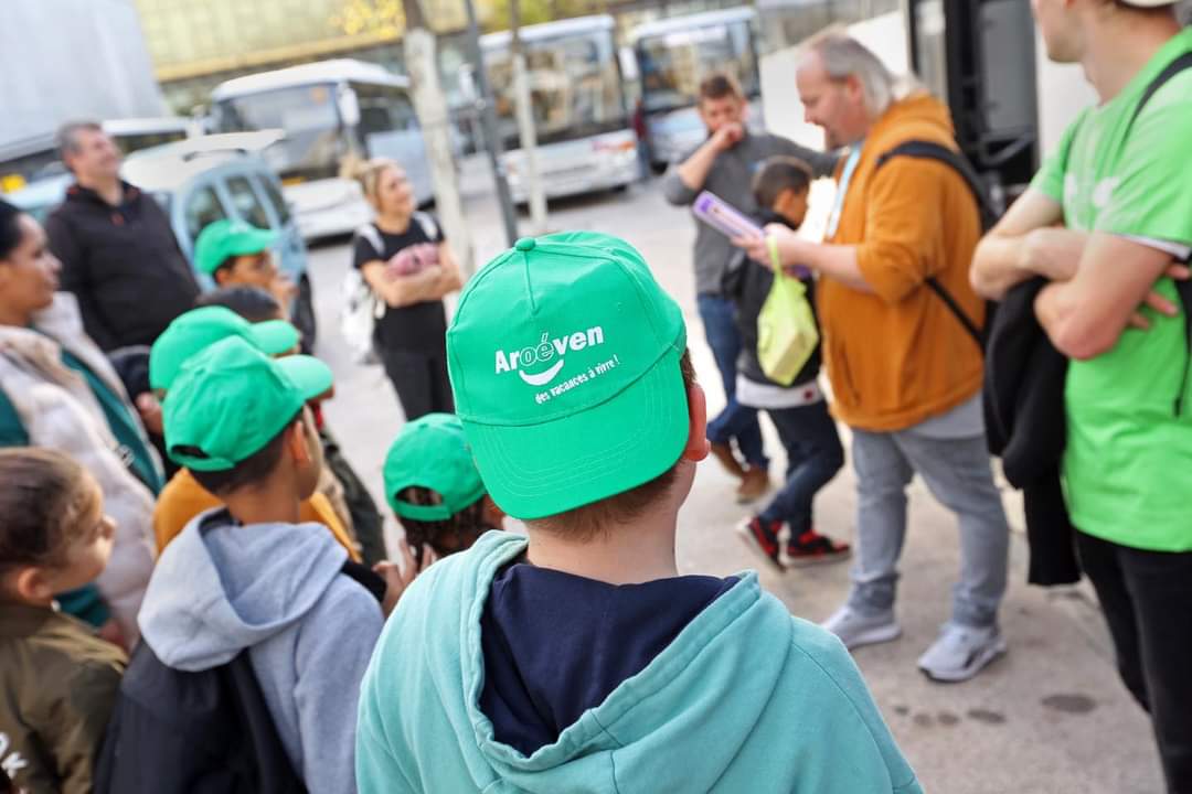 Départ pour le séjour #colosapprenantes organisé par l'Aroéven Lorraine en partenariat avec @VilledeNancy. Merci <a href="/mathieuklein/">MathieuKlein</a> et @mariannebirck de votre présence au départ pour souhaiter de bonnes vacances aux enfants. 
<a href="/RLaganier/">Richard Laganier</a> <a href="/HuartJean/">Jean-Marc Huart</a>
@LesAroeven <a href="/acnancymetz/">Académie de Nancy-Metz</a>
<a href="/PapNdiaye/">Pap Ndiaye</a>