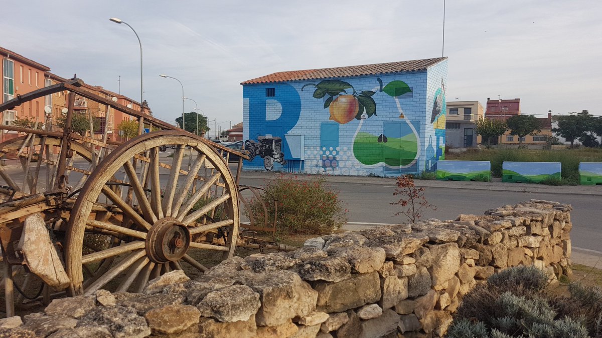 froilancan's tweet photo. Nice murals #TorresDeSegre #RecumbentTrike #recumbent #trike https://t.co/uNvYF2rAQ6