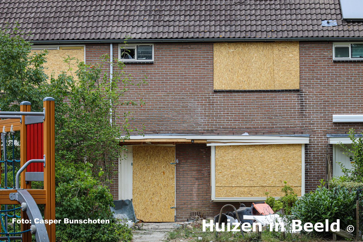 Bewoners Roef 6 mogen van rechter terug naar huis.
instagram.com/p/CkTsKkVrfuZ/…
© Fotograaf: Casper Bunschoten.