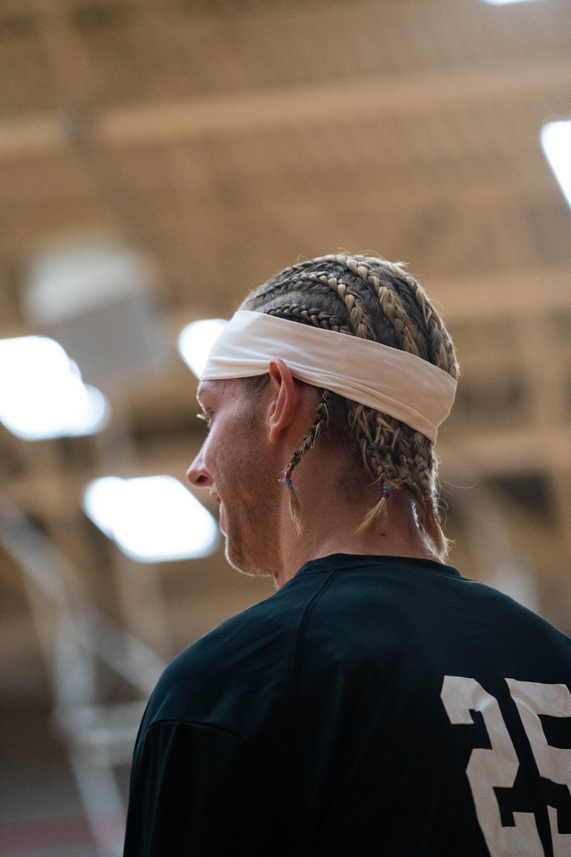 IUSBMBB's tweet photo. Spencer with the cornrows is a scary sight for any opposing team 🫢 https://t.co/bbPToc5yob