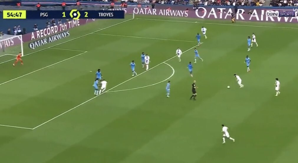 ciszm's tweet photo. Man said fuck it, I am Lionel Messi there. https://t.co/UHcjTcKST5