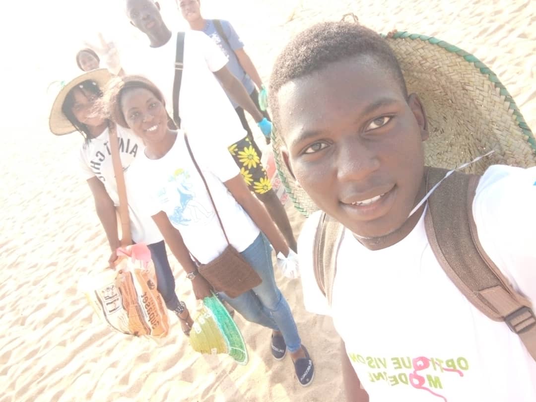 LeMecduClimat's tweet photo. Nos plages sont remplis des déchets plastiques 🥺, les mers n'en parlons plus 😓.
Quel avenir réservons nous à la nouvelle génération ⁉️
Il est temps , levons-nous  pour construire un monde vert 🍀 et meilleur sans les catastrophes climatiques .
#climatcrisis https://t.co/TOcTK0mtdS