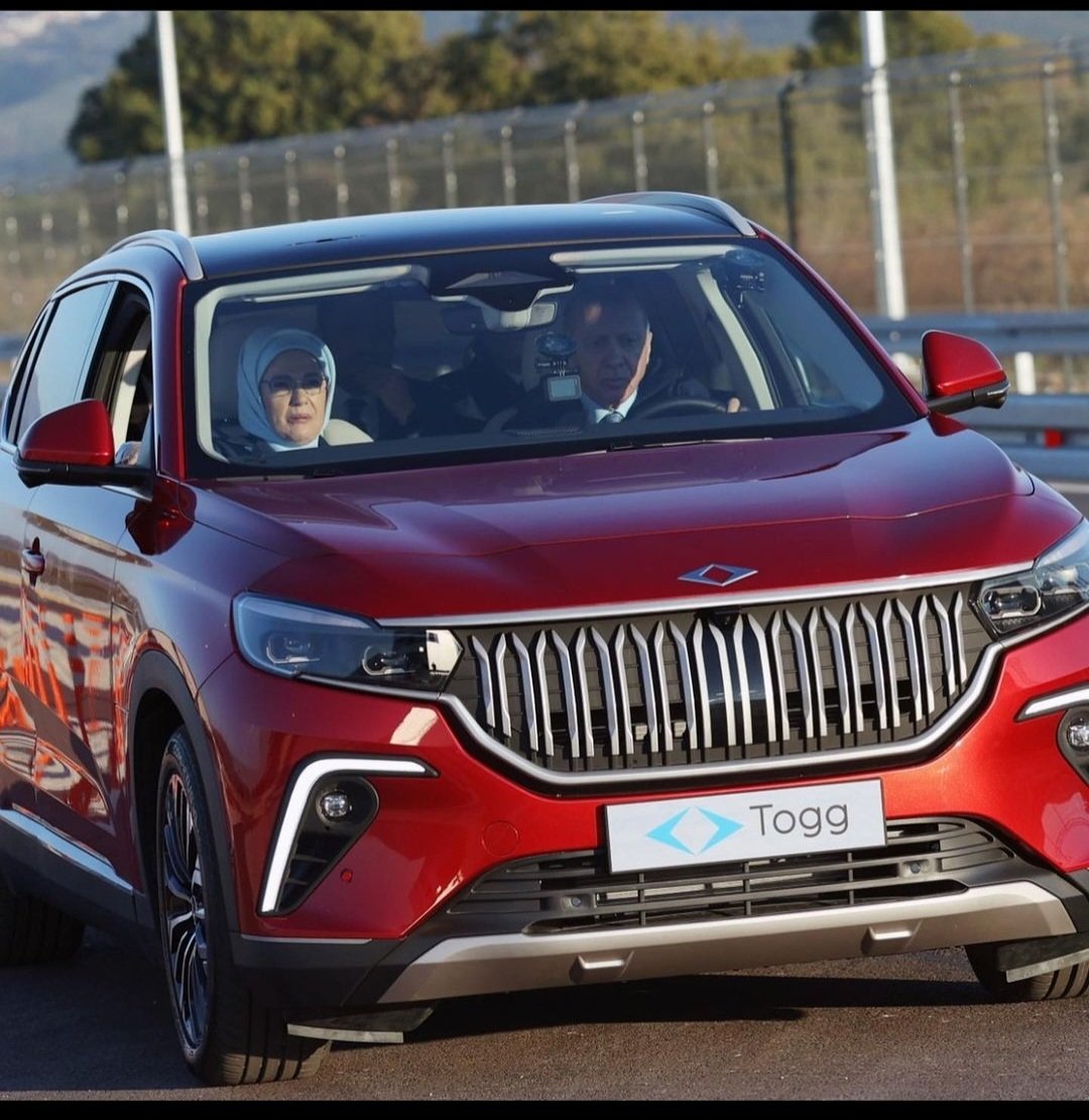 Devrim otomobilinden, devrin otomobiline...🤲🏼🇹🇷#türkiyeyüzyılı #yüzyılınadamı #TOGG  #RecepTayyipErdogan #selçukbayraktar💪🏻🇹🇷