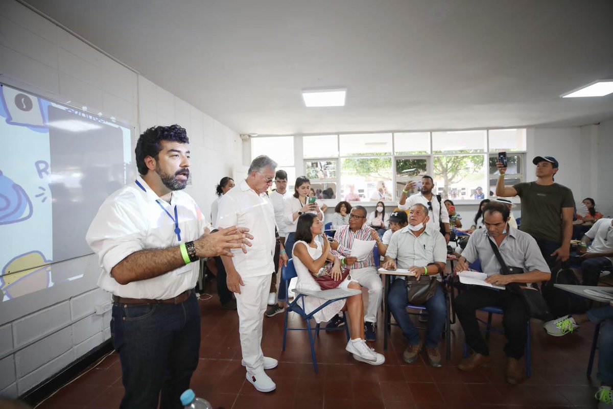 En compañía de la Ministra <a href="/IreneVelezT/">Irene Vélez-Torres</a>, el director <a href="/javiercjz/">Javier Campillo</a> instaló la mesa de Convergencia Regional que lideramos desde el <a href="/IPSEnergiaZNI/">IPSE Colombia</a>. En conjunto construimos el Plan Nacional de Desarrollo desde el territorio y con las comunidades. #AtlanticoTienesLaPalabra
