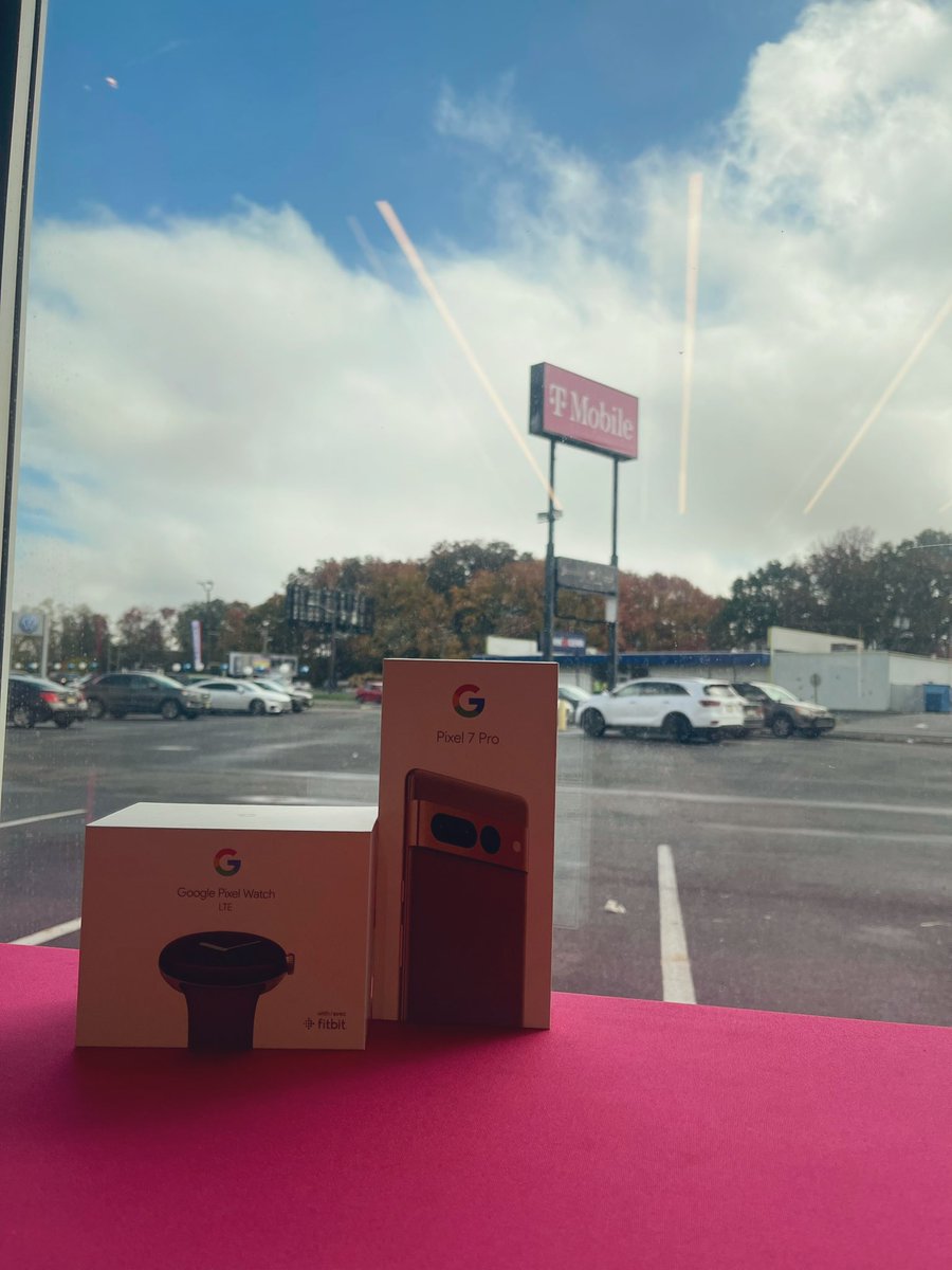 CristalTmobile's tweet photo. So excited to be the Google advocate on the Shark tank Team!! 🦈 Can’t wait to share all the amazing features from this devices! #Sharktank #Magenta #Tmobile #Google #Googlepixer #googlepixel7pro #Sharkteam https://t.co/15GnfVaBzV