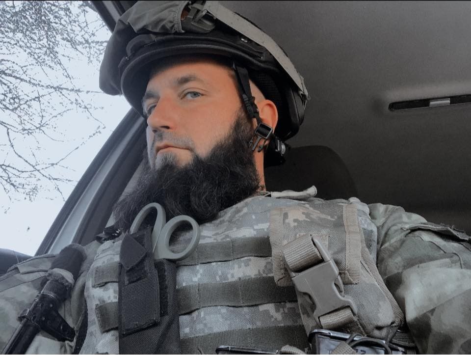 Дуже гарна людина, Олексій Крютченко служив ще з 2014 року у складі 92 ОМБр. З 24 лютого взяв до рук зброю і став на захист країни.
Зараз йому діагностували онкологію. Потрібна будь-яка допомога.
Реквізити:  quicknote.io/bd2b3d80-57b8-…