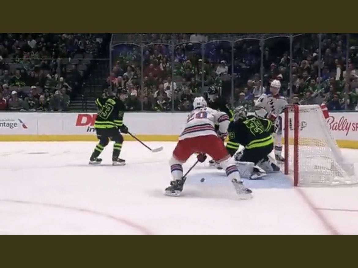 PAT_E_ROCK's tweet photo. Hopefully the NYR can end their losing streak against the DSNY! https://t.co/smaFGXVap0