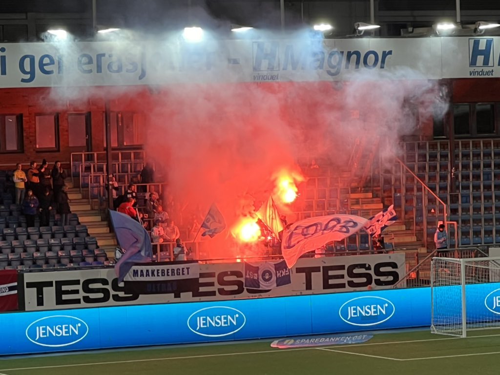 <a href="/maakeberget/">Maakeberget</a> - i dag var både <a href="/FKHaugesund/">FK Haugesund</a> og dere DEILIGE 🤍💙 Denne seieren var til deg @KjetilVaaga ! God bedring! 🤕🚑