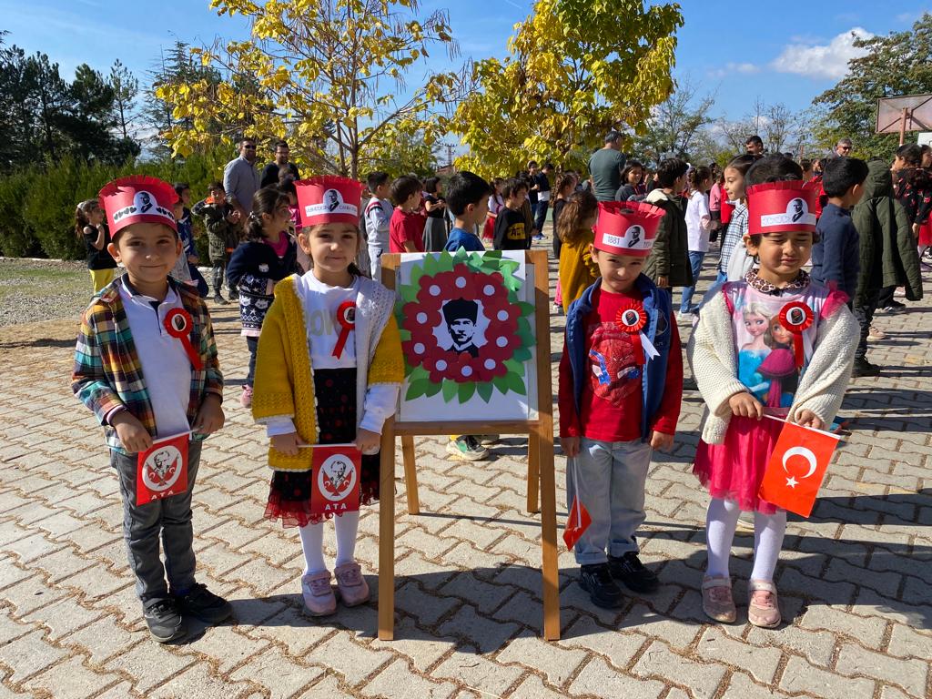 TurhalNecipİlkokulu/Ortaokulu (@necipturhal) on Twitter photo Türkiye Cumhuriyeti'nin 99. Yılı okulumuzda kutlandı..
neciportaokulu.meb.k12.tr/icerikler/29-e…
<a href="/tcmeb/">Millî Eğitim Bakanlığı</a> <a href="/tokatmem/">Tokat İl Millî Eğitim Müdürlüğü</a> <a href="/TurhalMem/">TurhalMem</a> <a href="/mehmetyildiz060/">Mehmet Yıldız</a> Türkiye Cumhuriyeti'nin 99. Yılı okulumuzda kutlandı..
neciportaokulu.meb.k12.tr/icerikler/29-e…
<a href="/tcmeb/">Millî Eğitim Bakanlığı</a> <a href="/tokatmem/">Tokat İl Millî Eğitim Müdürlüğü</a> <a href="/TurhalMem/">TurhalMem</a> <a href="/mehmetyildiz060/">Mehmet Yıldız</a>
