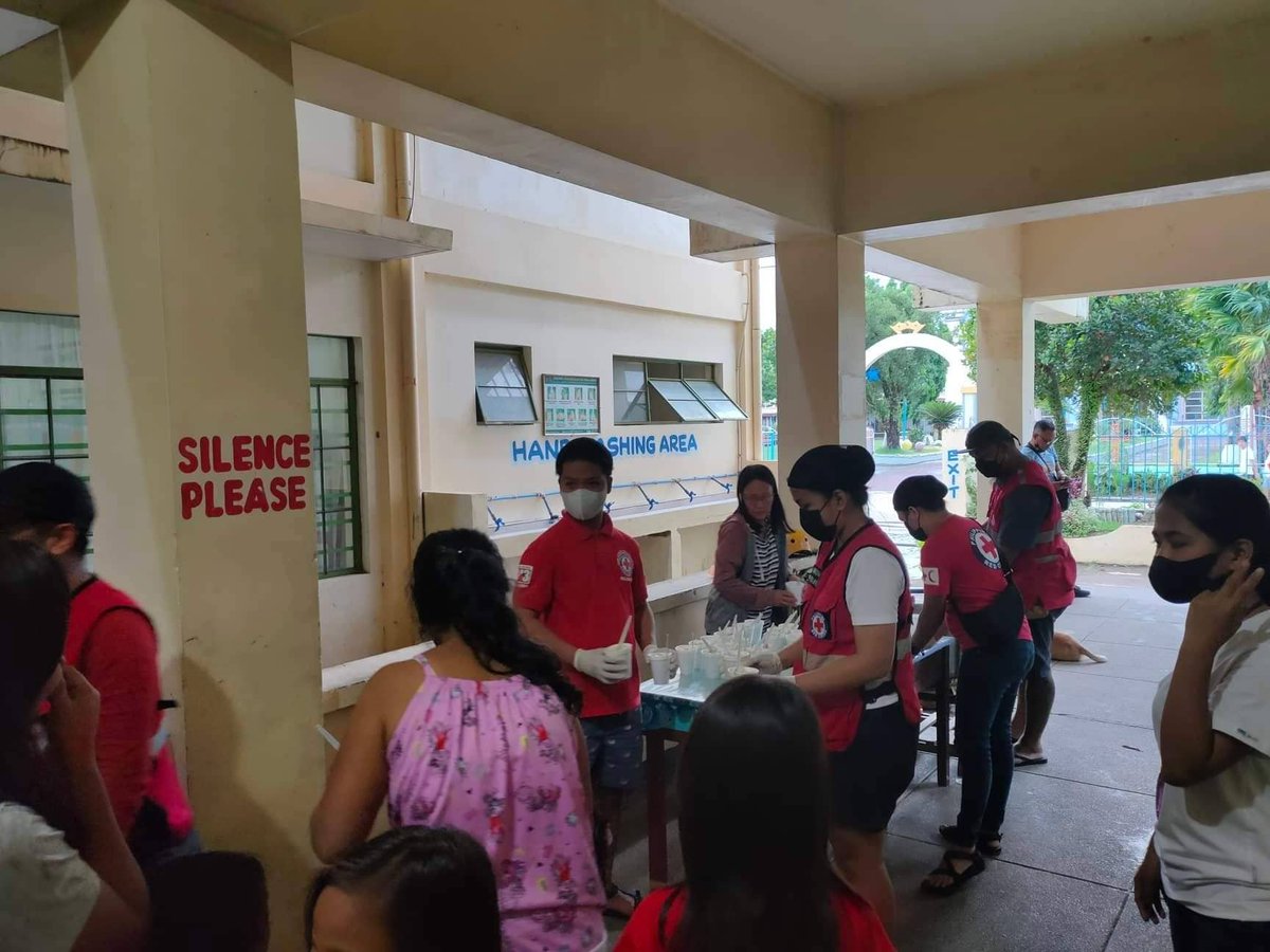 philredcross's tweet photo. A total of 497 #PRCHotMeals were distributed in two areas: Viga Rural Development High School and Regional Evac Center in Virac.

#PHRedCrossCares https://t.co/Avrr35KYwg