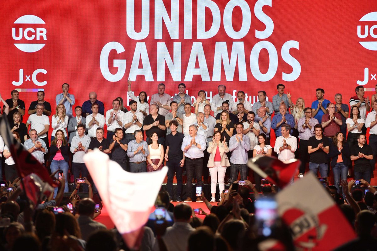 Nos unimos para lograr la democracia más larga de nuestra historia. Nos unimos para transformar la Argentina y la Ciudad con ideas y gestión porque #unidosganamos. Y esta unión es la que hoy vivimos con alegría en el acto Radical que hoy todos pudimos disfrutar.